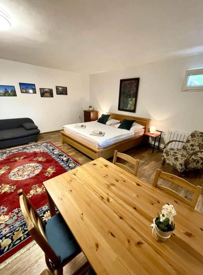 Apartman Lipa ミクロフ エクステリア 写真