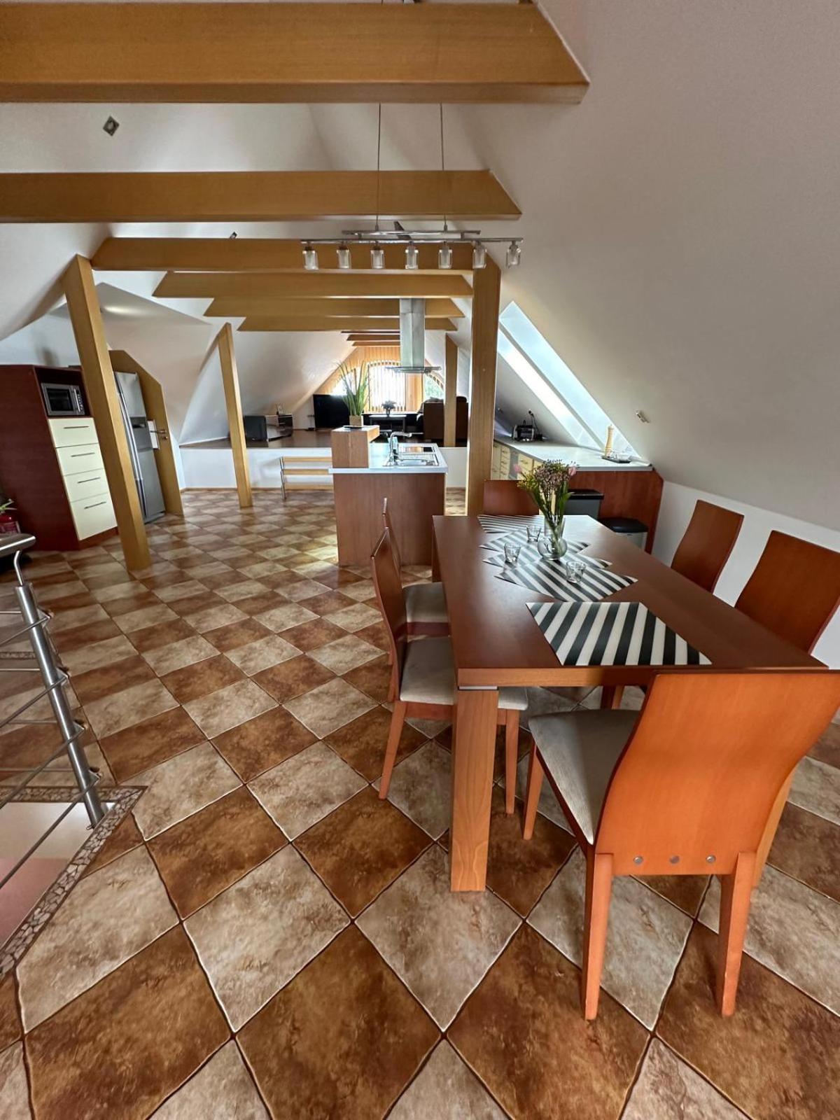 Apartman Lipa ミクロフ エクステリア 写真