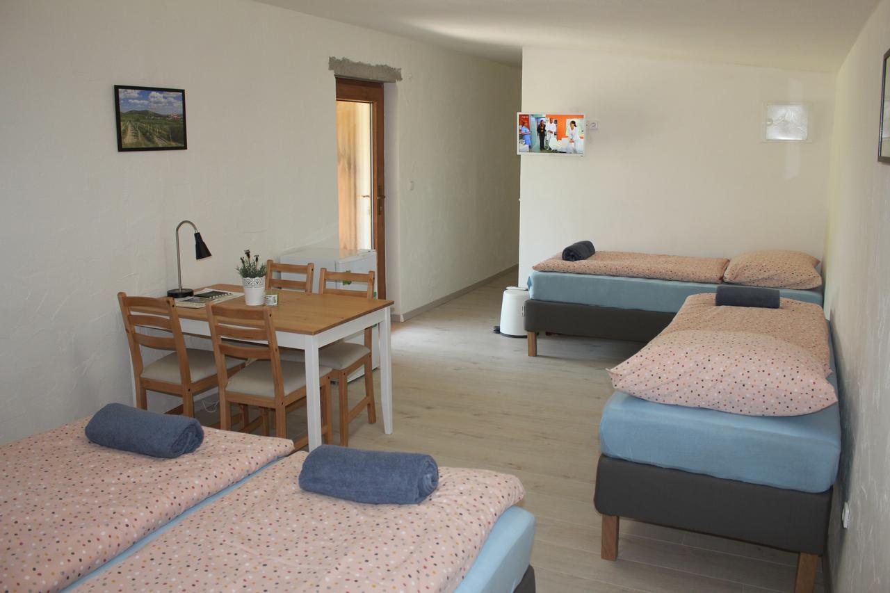 Apartman Lipa ミクロフ エクステリア 写真